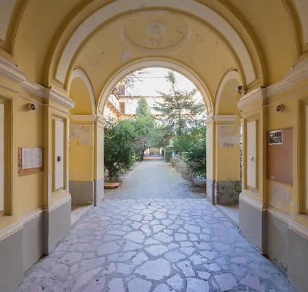 Kiraly Apartment
