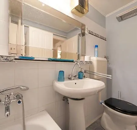 Kiraly Apartment *