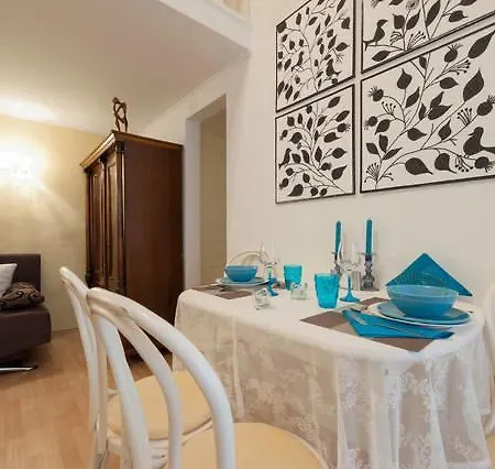 Kiraly Apartment *